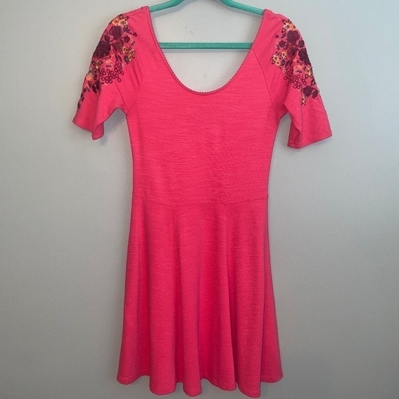 EUC Free People Pink Raspberry Embroidered Garden Sleeve Dress Size Small - Picture 2 of 9